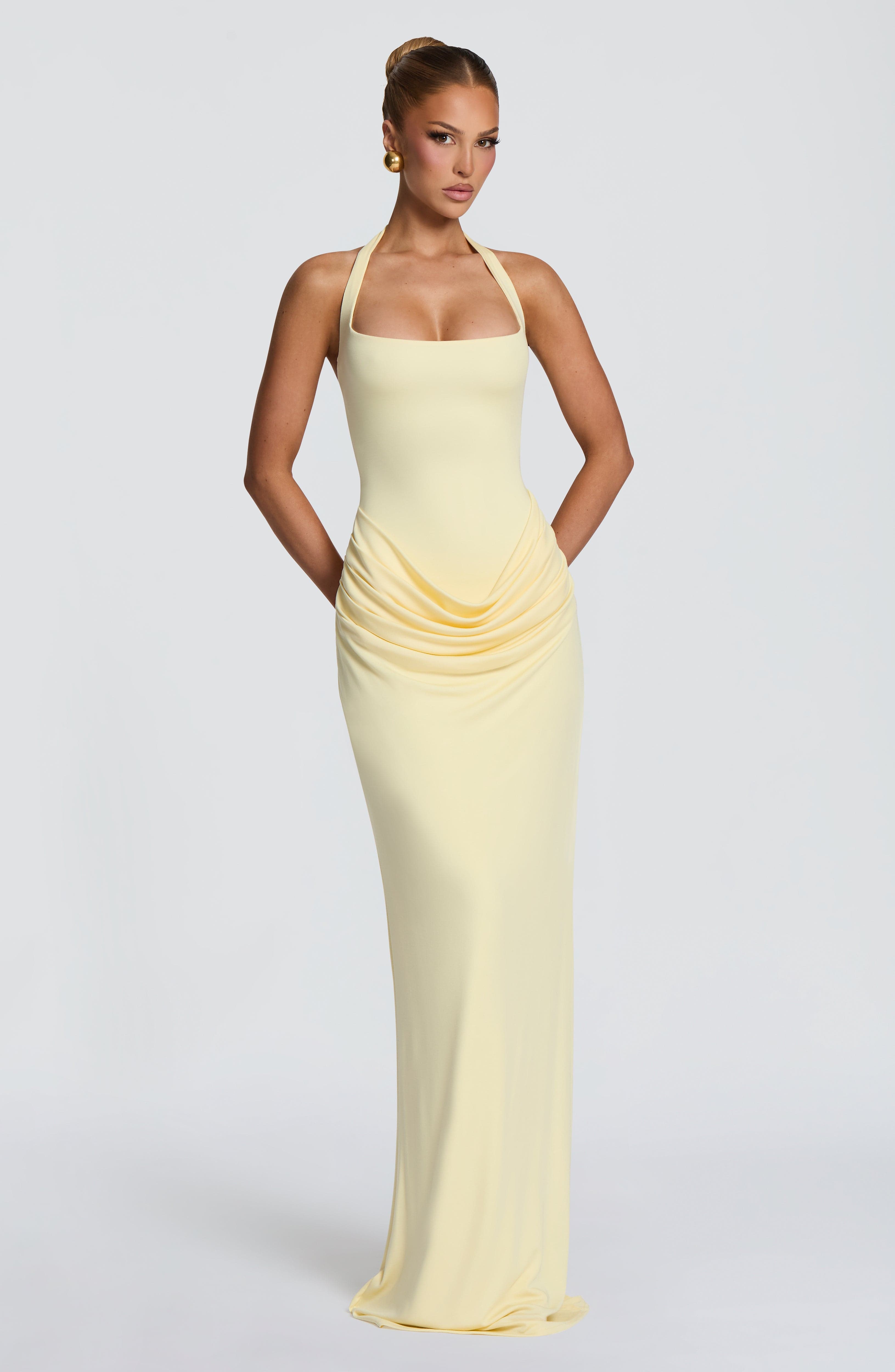 Maxi Dress Halter - ホルターネックスクエアネックマキシドレス、ウエストドレープ、ルーシュ加工、ボディコン、マーメイドロングガウン、エレガントなウェディングゲスト、イブニングパーティー、レディースドレス