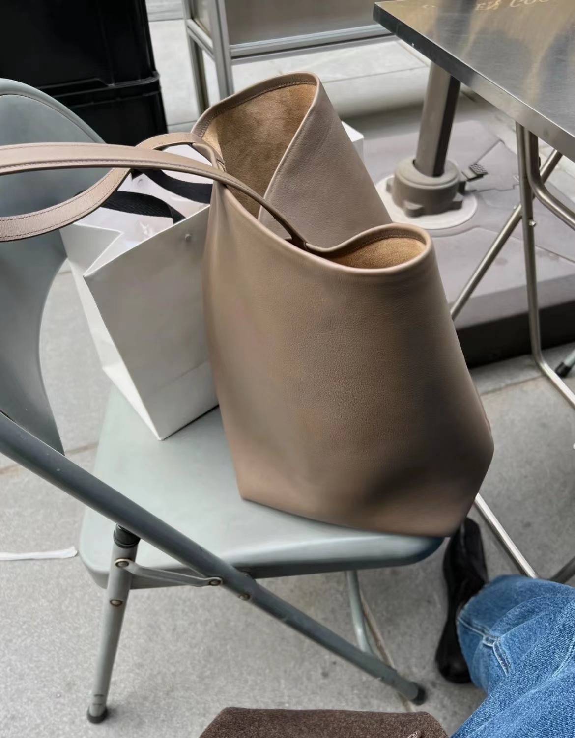 牛革製秋冬バッグ：耐久性があり通気性の良い大容量通勤トートバ - Tote Bag Beach のレビューと価格