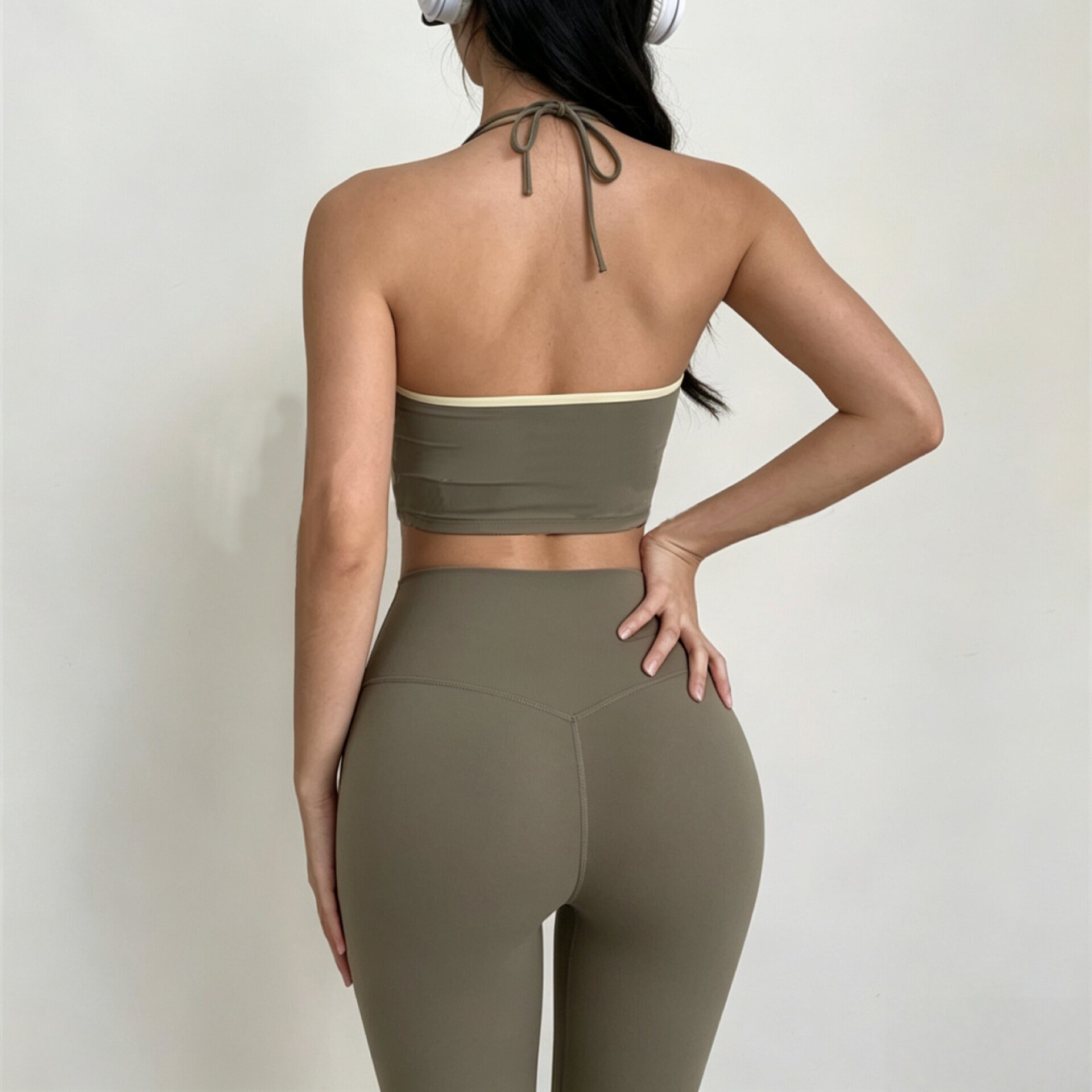 ハンギングホルタートップ女性スポーツブラプッシュアップフィッ - Bralette Triangle Set のレビューと価格