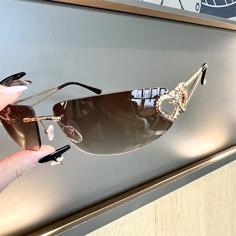 新しいオーバルキャットアイフレームレスマーキュリーサングラス - Sunglasses Cat Eye のレビューと価格