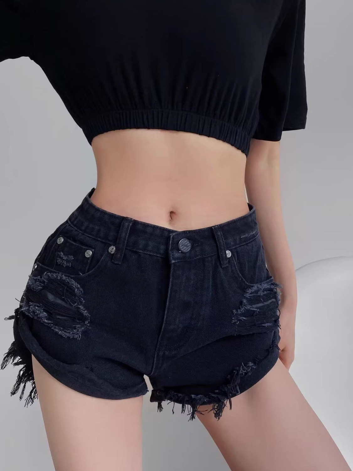 レディース ローウエスト ダメージデニムショートパンツ Y2 - Shorts Denim Frayed のレビューと価格