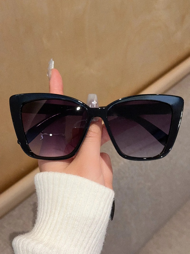 トレンディなキャットアイサングラス女性用レトロスクエアサング - Sunglasses Cat Eye のレビューと価格