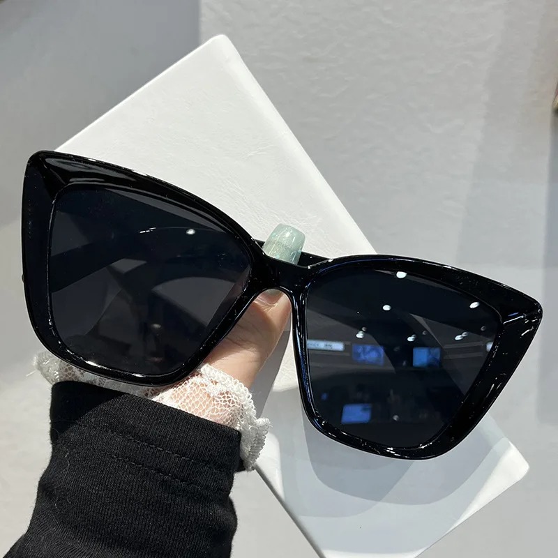 トレンディなキャットアイサングラス女性用レトロスクエアサング - Sunglasses Cat Eye のレビューと価格