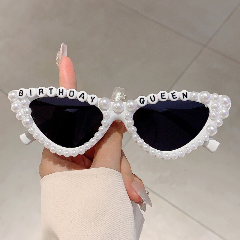 キャットアイデザイン ギフトシェード 光沢のあるパールの装飾 - Sunglasses Cat Eye のレビューと価格