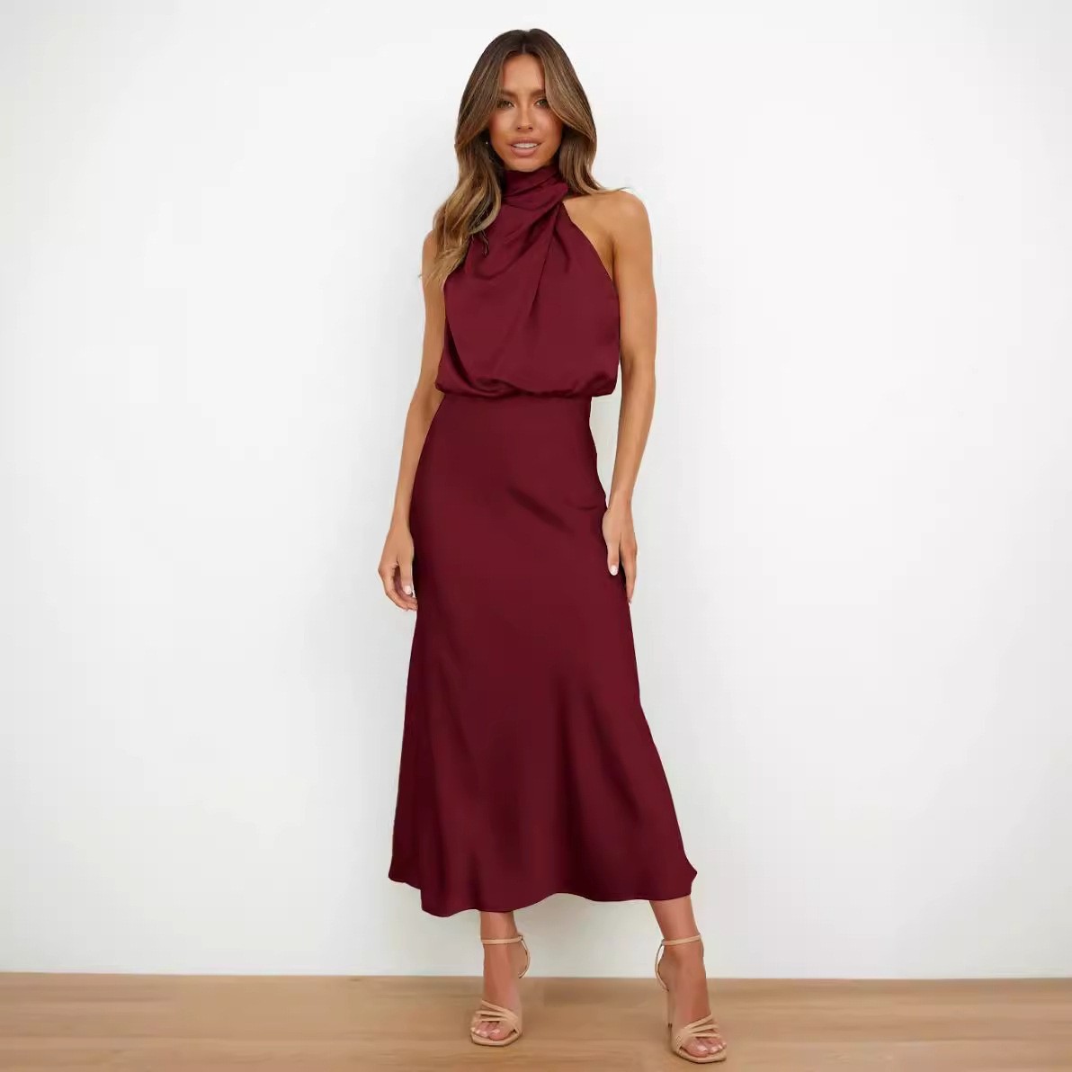 サテン生地のノースリーブホルターネックラップトップ、シルキー - Maxi Dress Halter のレビューと価格