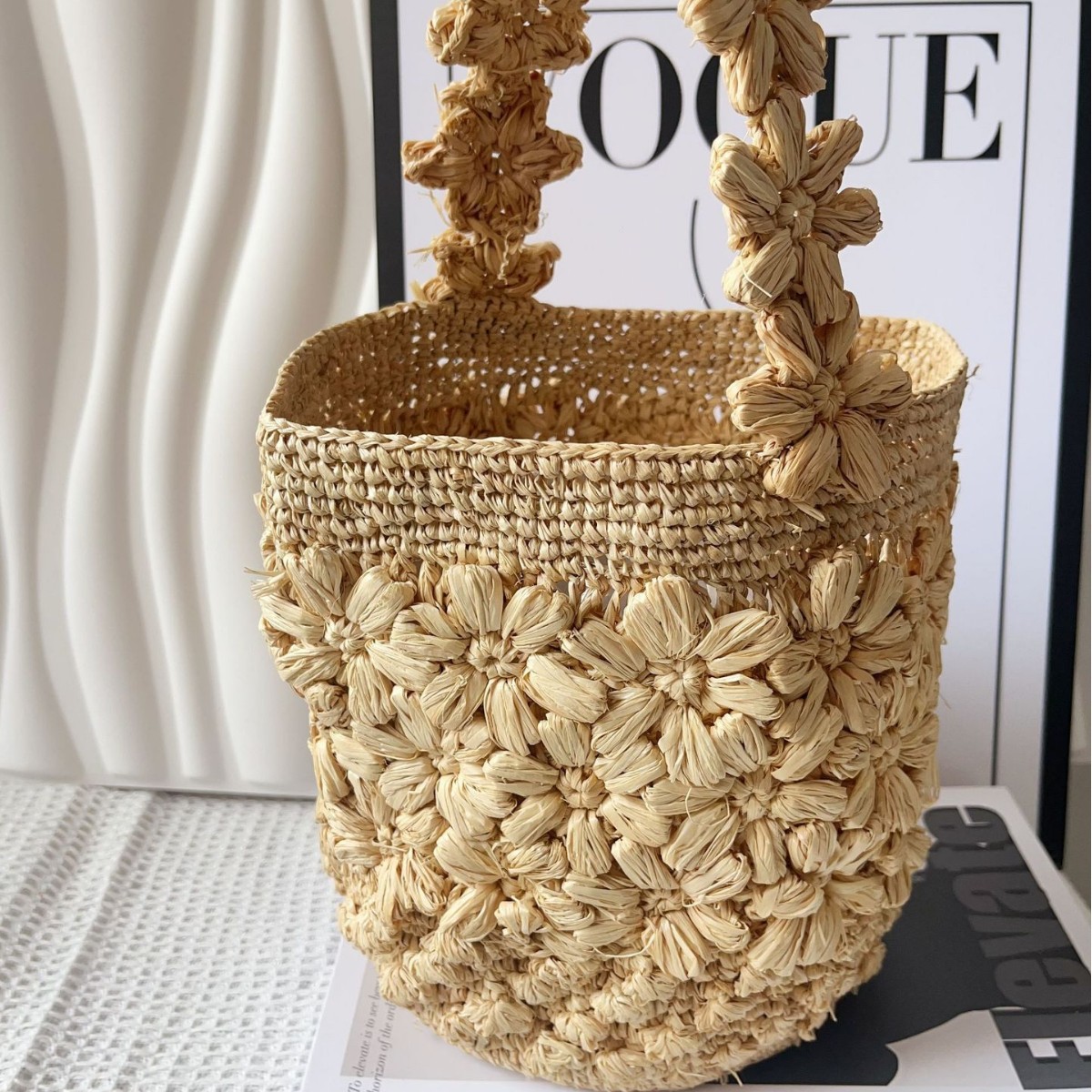 女性用サマーラフィア織りバケットバッグ　手作りクロシェフラワ - Crochet Bag Raffia のレビューと価格